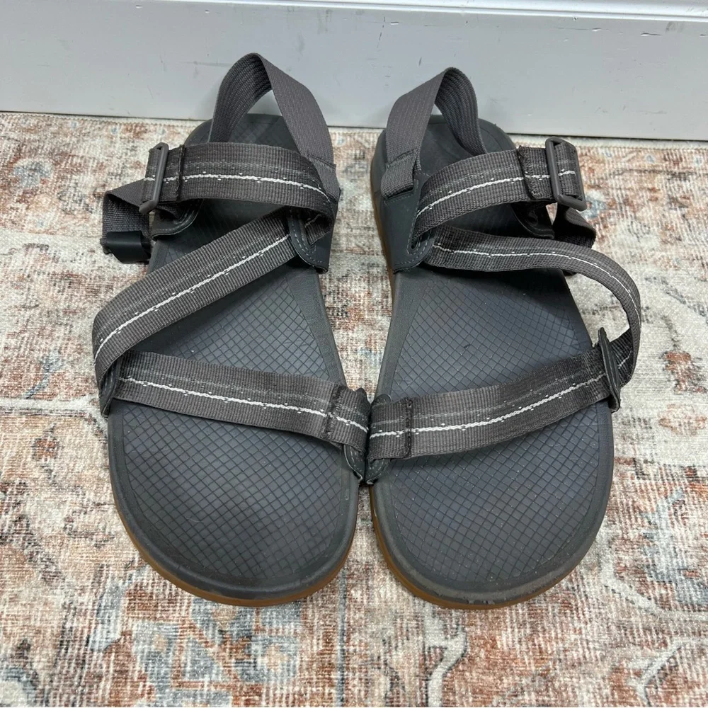 Chacos Sandals Mens Size 11  Lowdown Gray Adjustable Straps Hiking Camping Beach